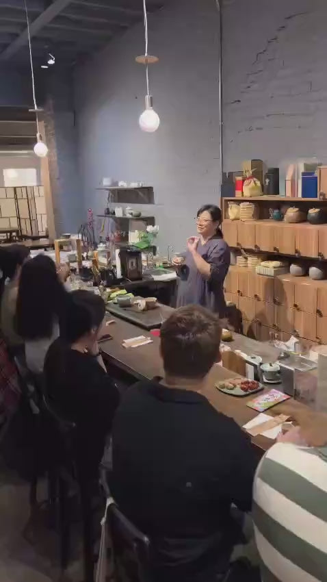Load and play video in Gallery viewer, Japanese Tea Omakase (An Autumn Tea Experience with Secret Teatime)

